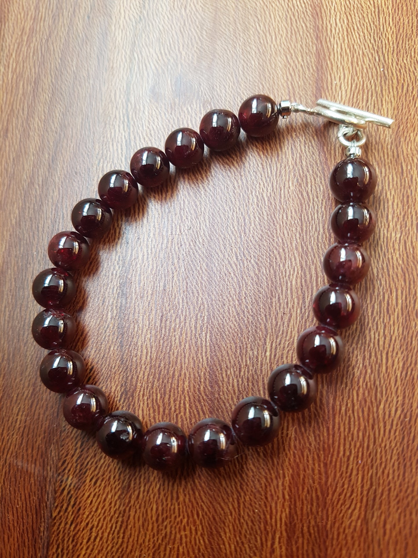 Garnet bracelet 8mm