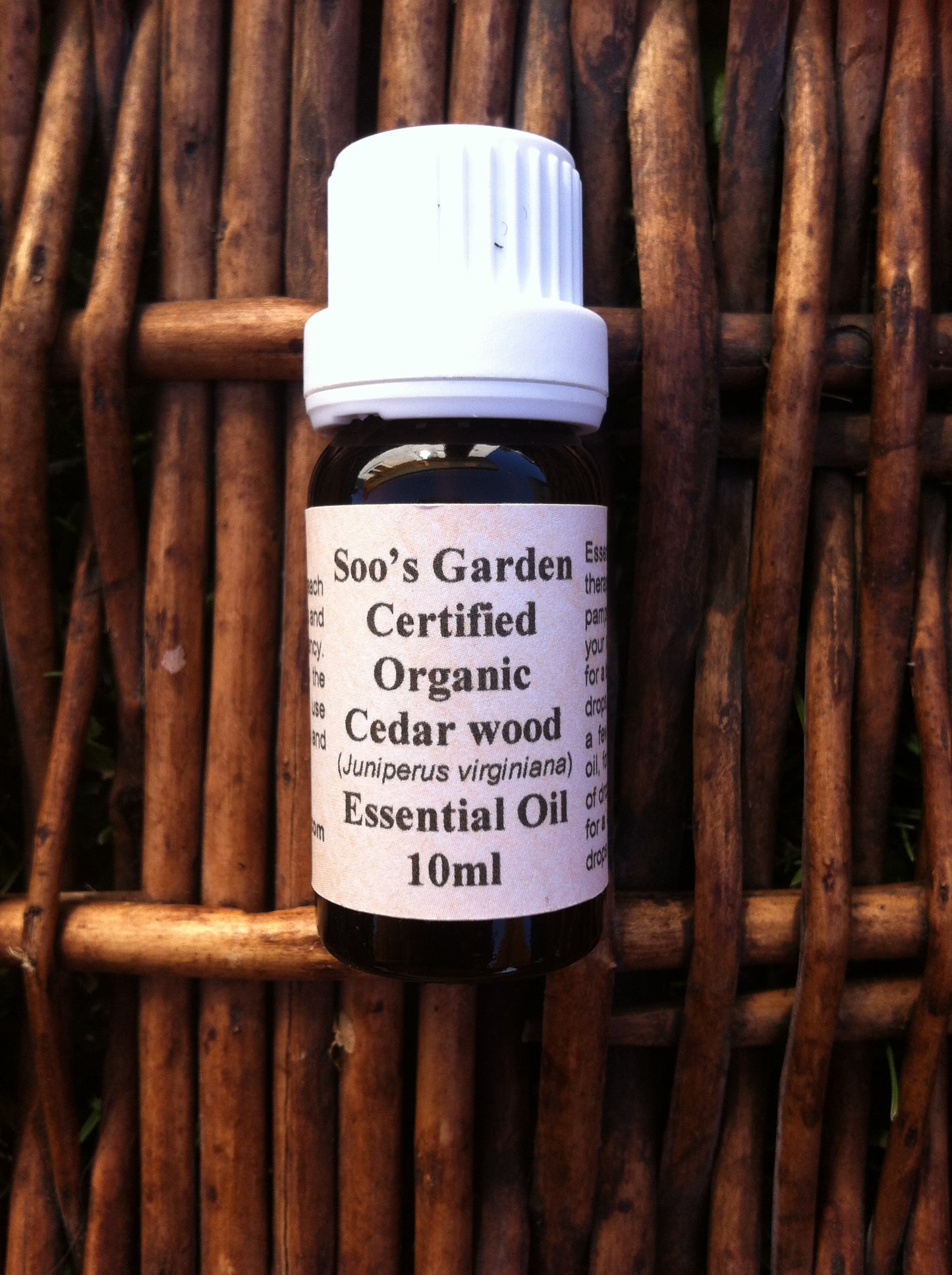Cedarwood essential oil 10ml