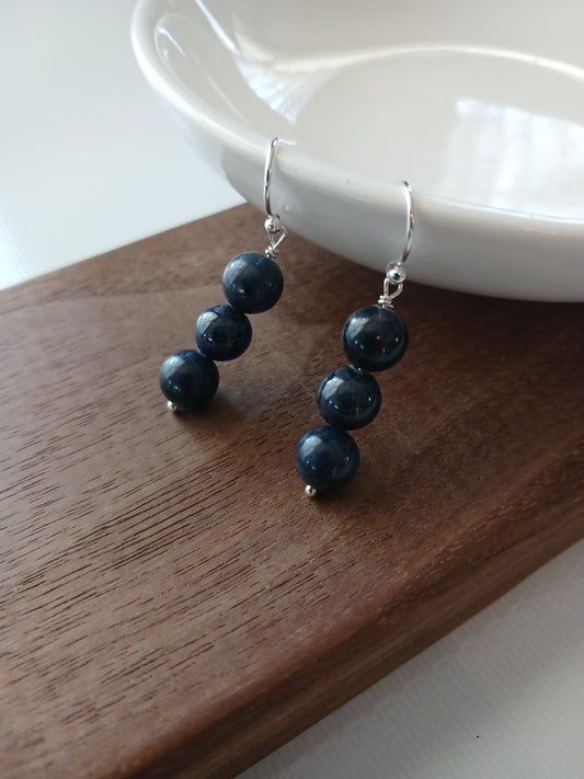 Blue sapphire earring 8mm