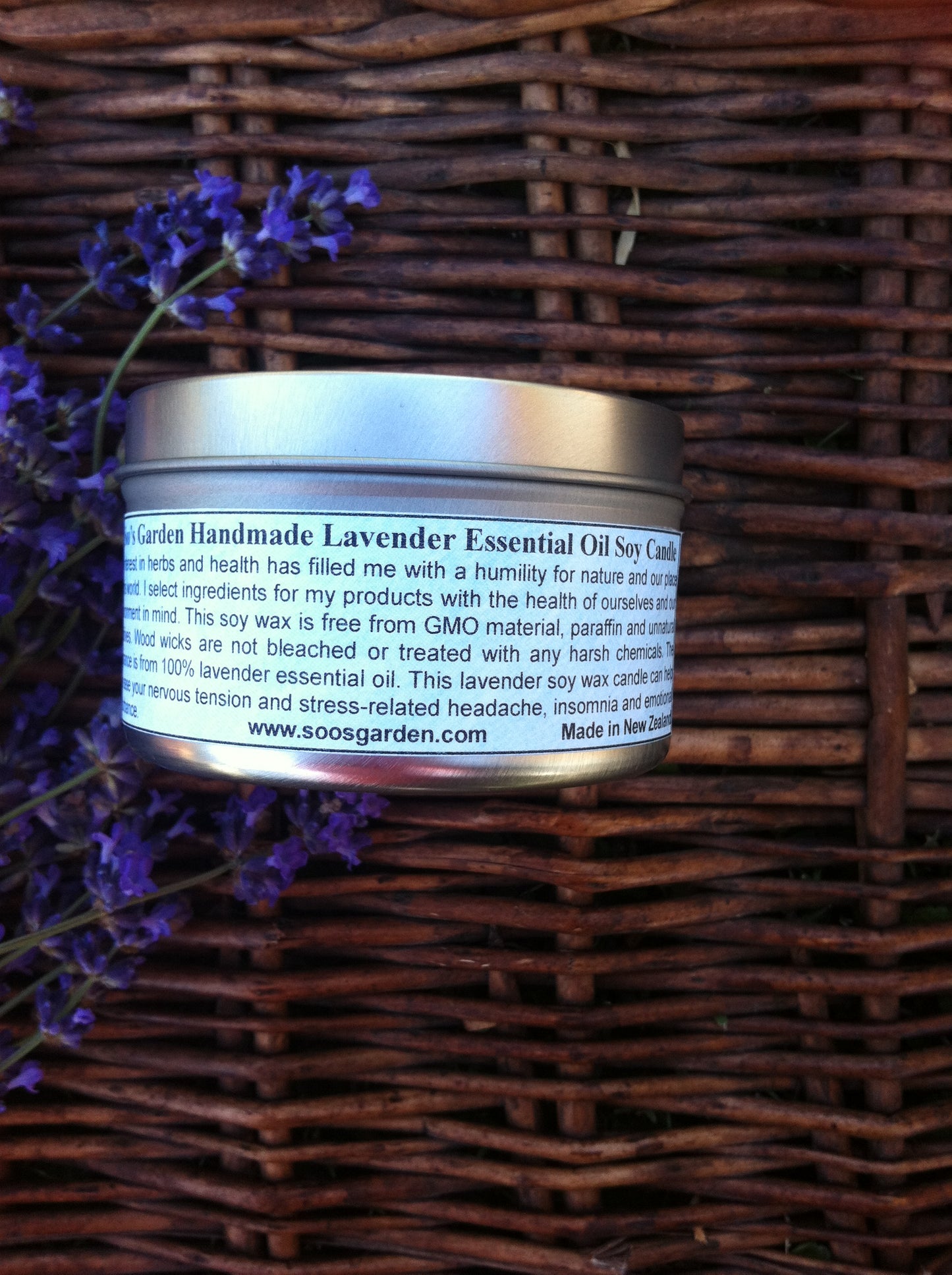 Tin soy candle