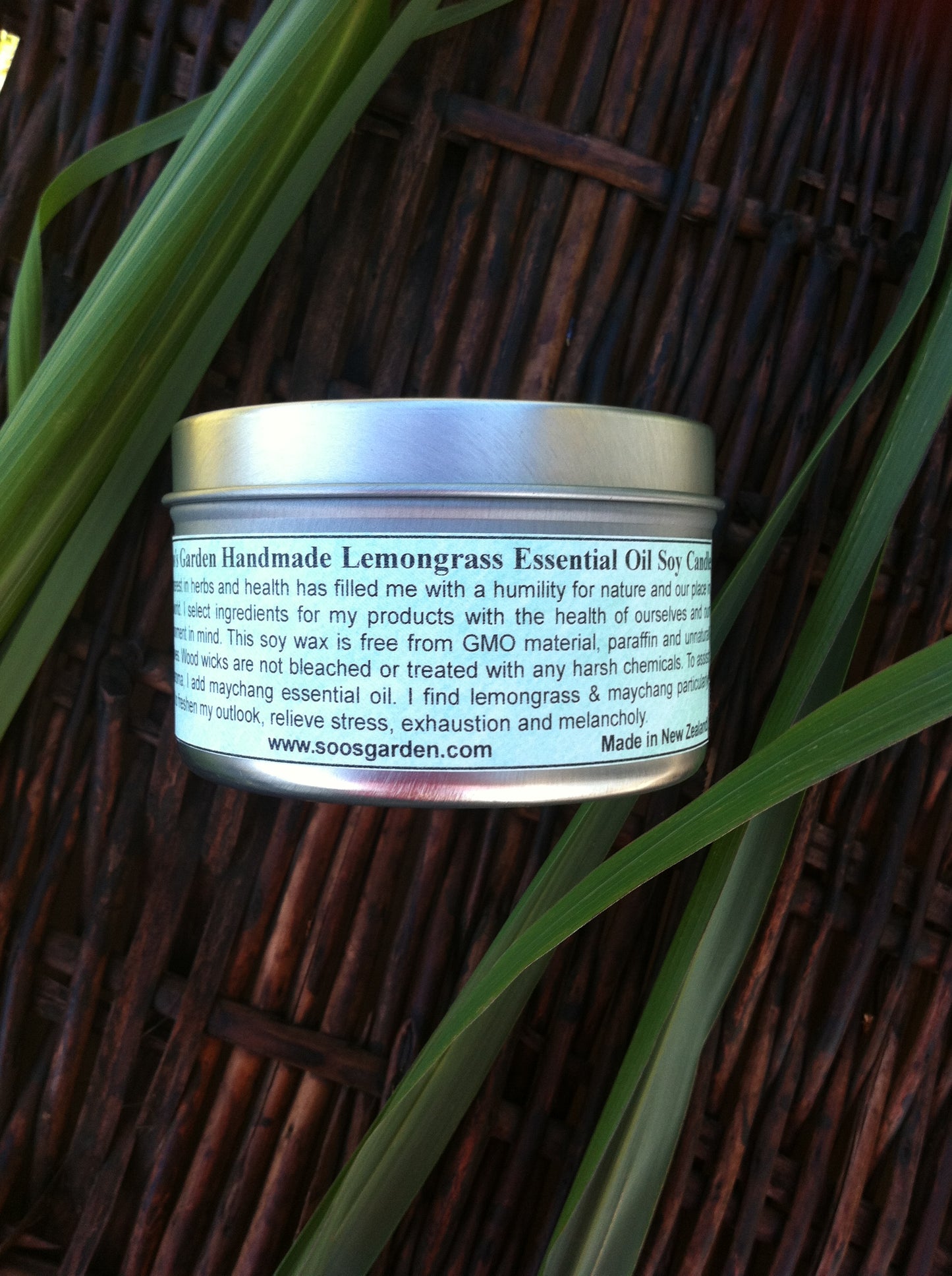 Tin soy candle
